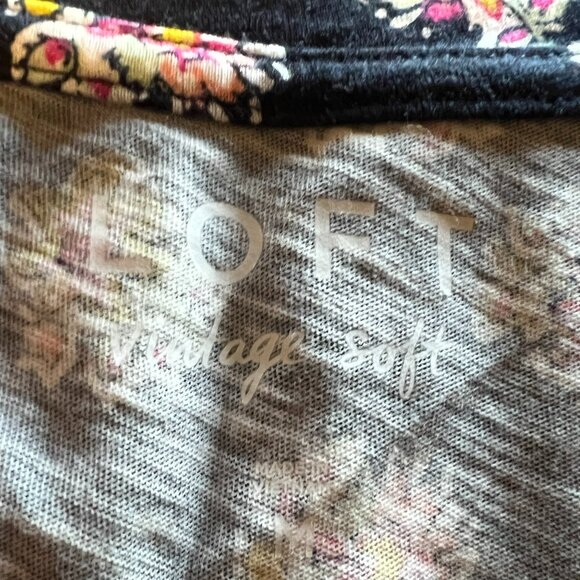 Loft Vintage Soft Navy & Pink Floral T-Shirt Puff Sleeves - Medium - Picture 4 of 4